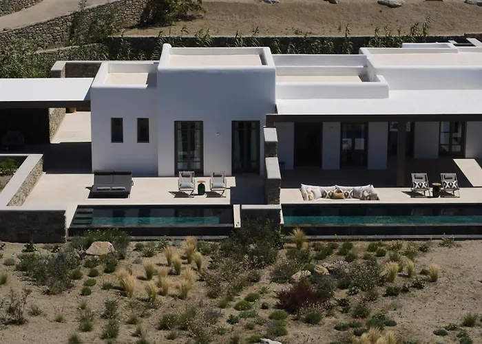Bonzoe Suites & Villas